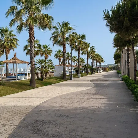 Dajmon Sea View Apartament *