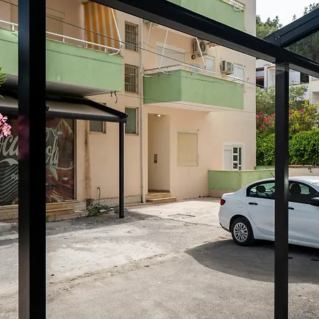 Dajmon Sea View Apartament *