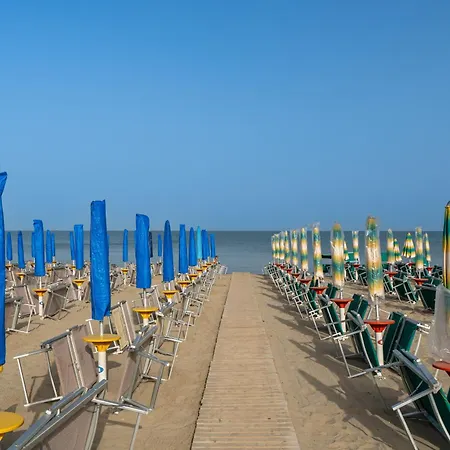 Dajmon Sea View Апартаменты Голем