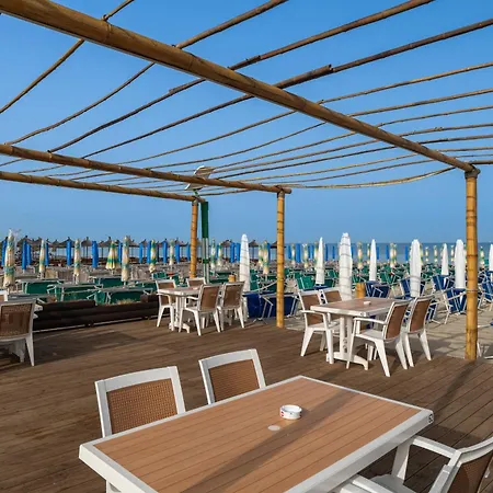Dajmon Sea View Апартаменты Голем