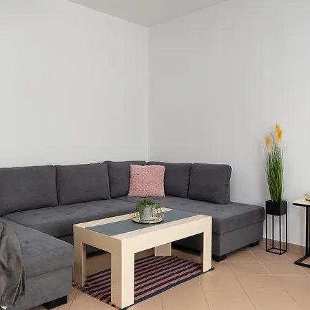 Apartment Dajmon Sea View Golem (Tirana)